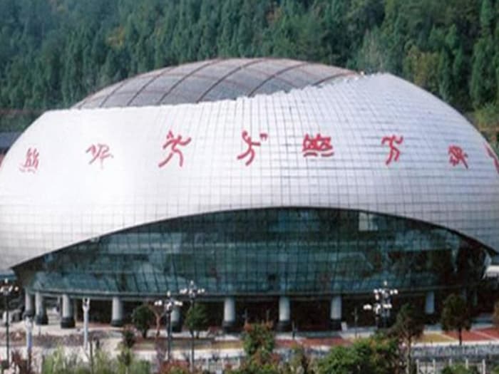 龙口体育中心球形网架加工安装